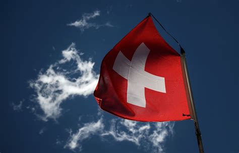 La Suisse menacée par le recul de sa neutralité : Christoph Blocher expose le risque d&rsquo;une guerre mondiale