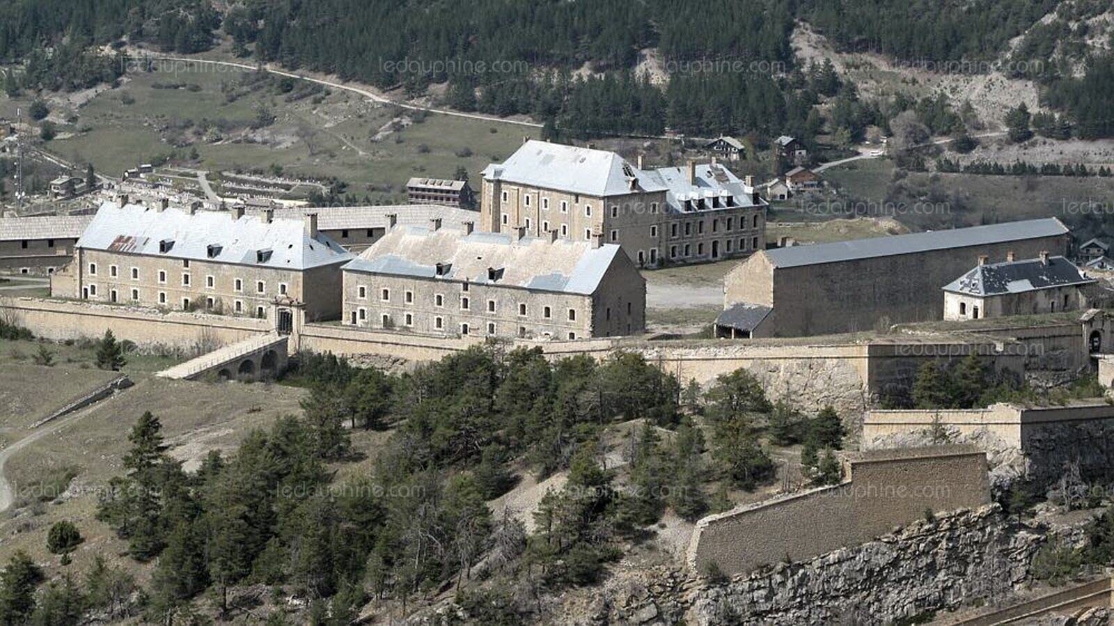 Briançon en danger : le Fort des Têtes, patrimoine mondial, frappé à nouveau par des vandales